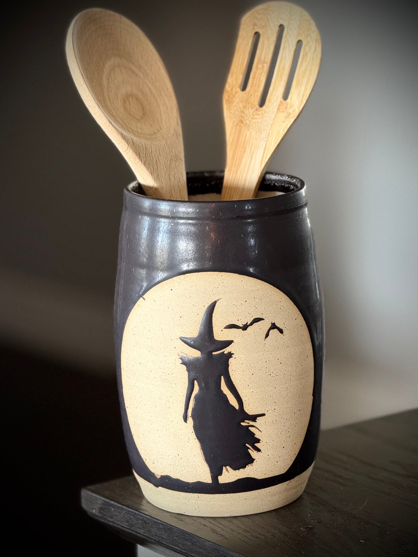 Wandering Witch vase/utensil holder