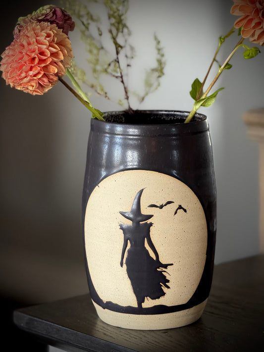 Wandering Witch vase/utensil holder